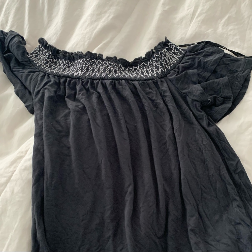 American eagle soft off the shoulder shirt!